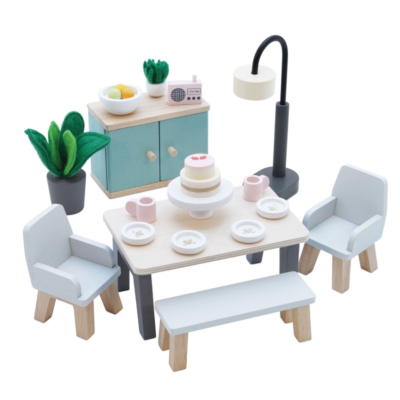 Wooden Dolls House Dining Room – 18 Pieces